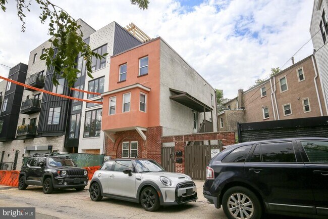 Building Photo - 704 N 18th St