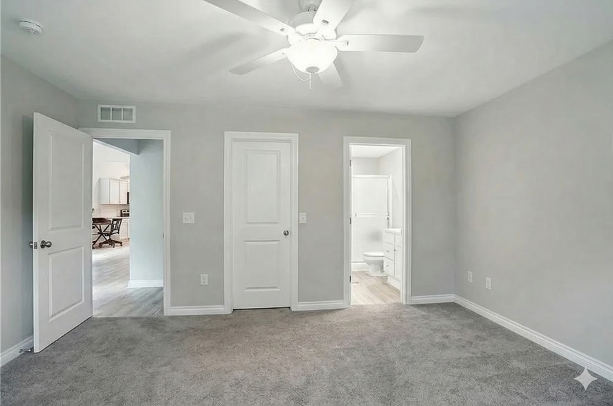 Building Photo - 2116 Sunrise Crk Dr