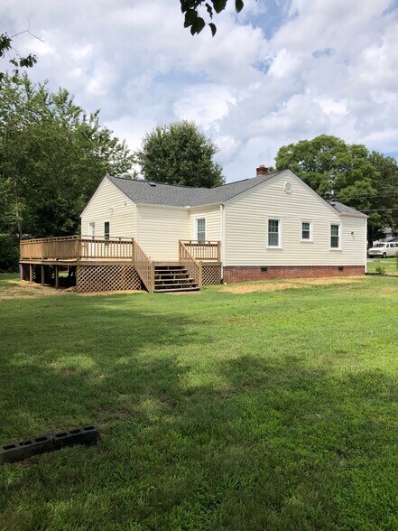 Building Photo - 415 Ogburn St