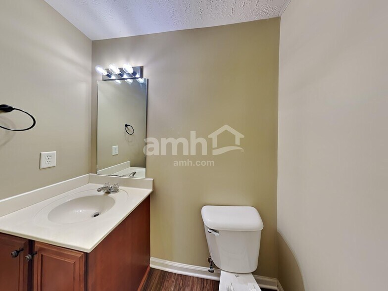 Building Photo - 3340 Blaze Dr