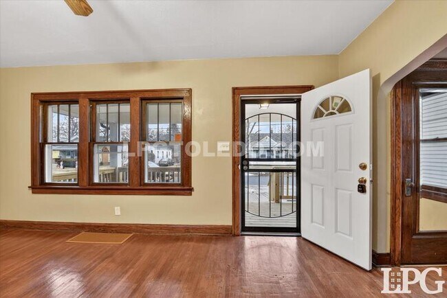 Building Photo - 2041 Loxley Rd