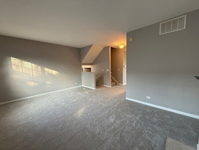 Building Photo - 2320 Hudson Cir