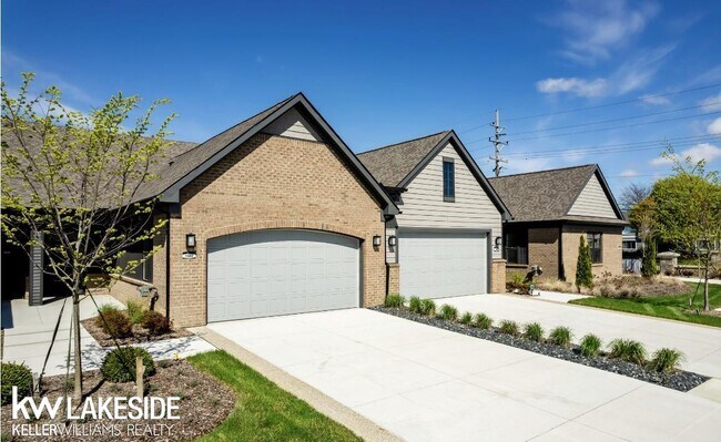 Building Photo - 906 Heritage Dr