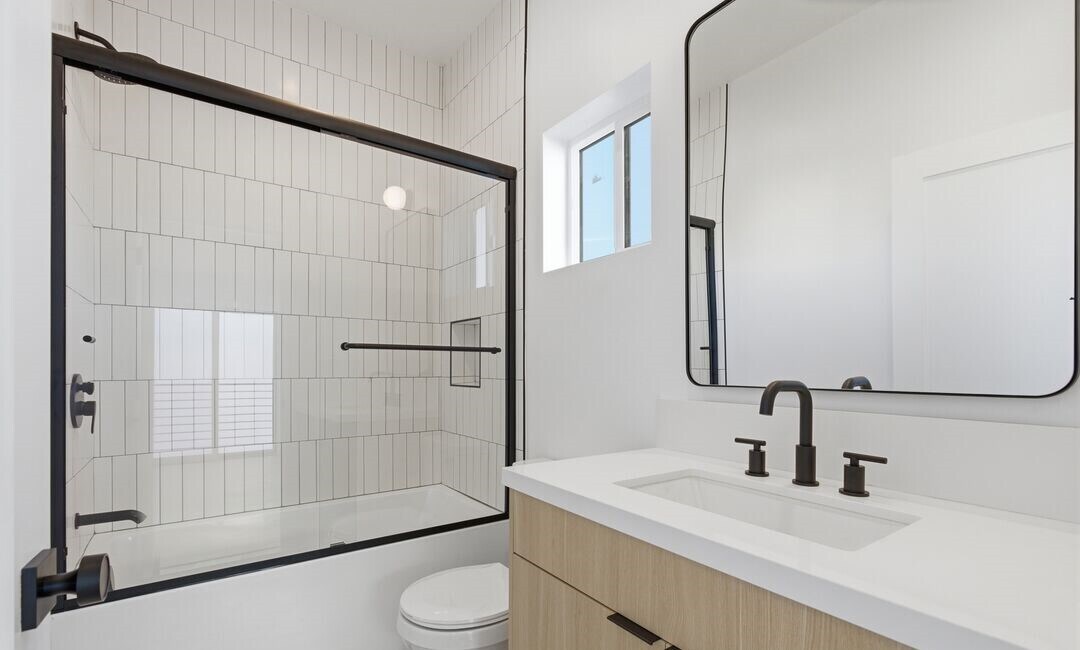 Building Photo - 2835 S Redondo Blvd