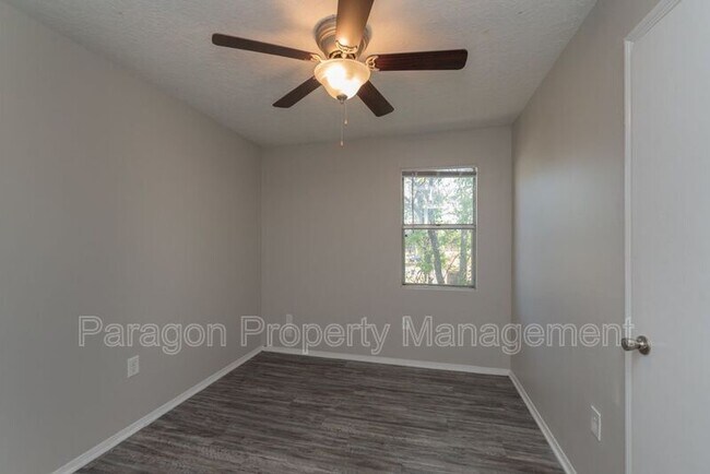 Building Photo - 2571 1/2 Tobacco Rd
