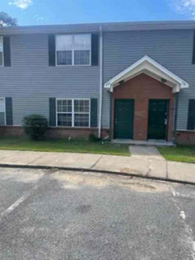 Primary Photo - 2403 Hartsfield Rd