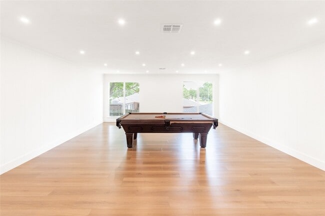 Building Photo - 15202 La Paloma Dr