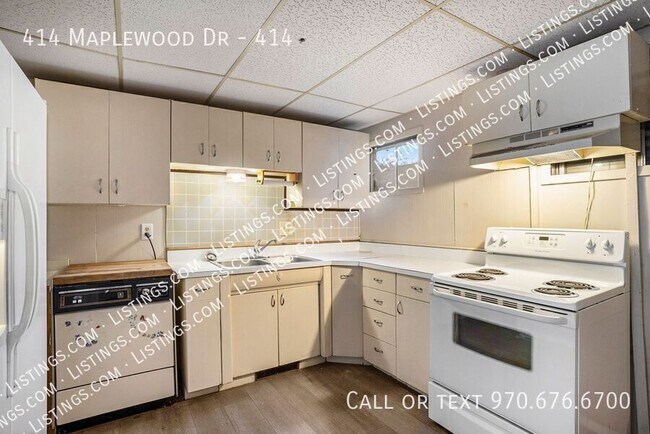 Building Photo - 414 Maplewood Dr