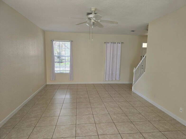 Building Photo - 8017 Murano Cir