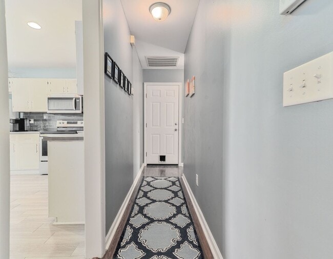 Building Photo - Modern Comfort and Convenience in Citadel ...