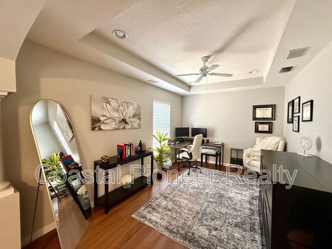 Building Photo - 11113 Avery Oaks Dr