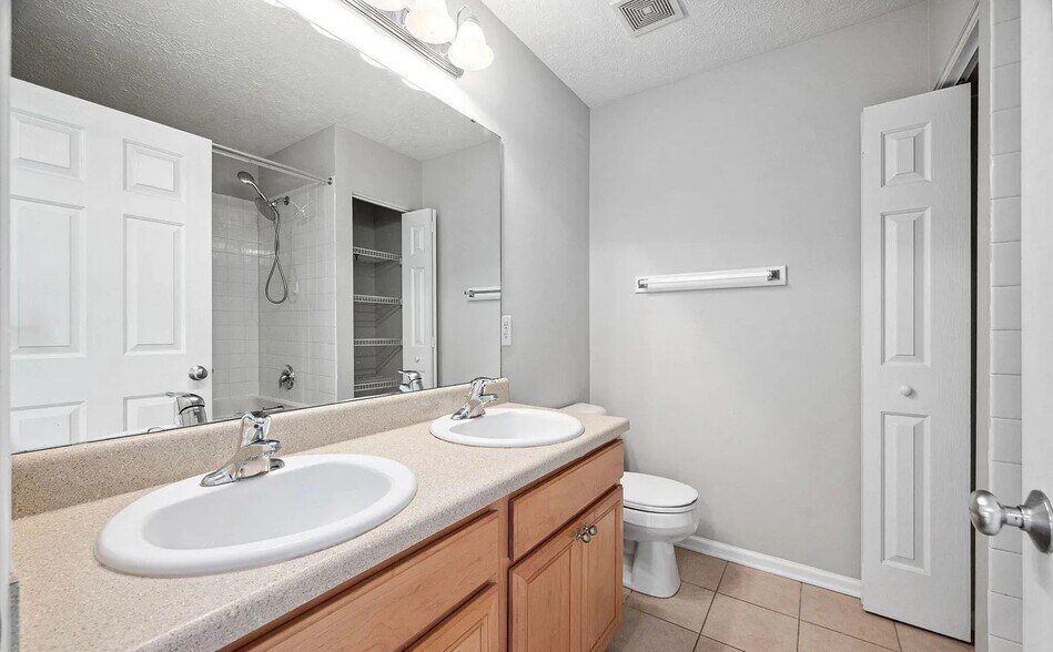 primary bathroom - 2018 Grassy Banks Dr