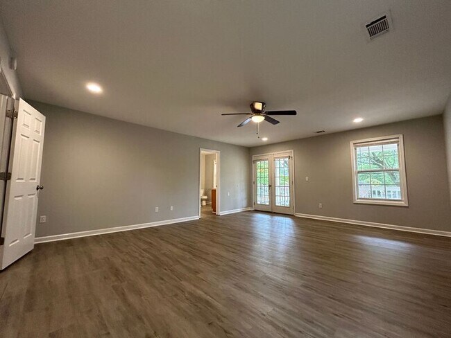 Building Photo - 190 Stanhope Cir NW