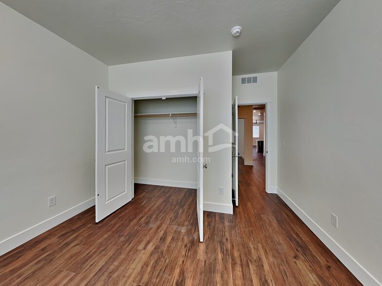 Building Photo - 9376 W Dove Creek St