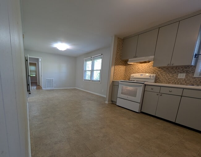 Building Photo - 2310 Denham Ave