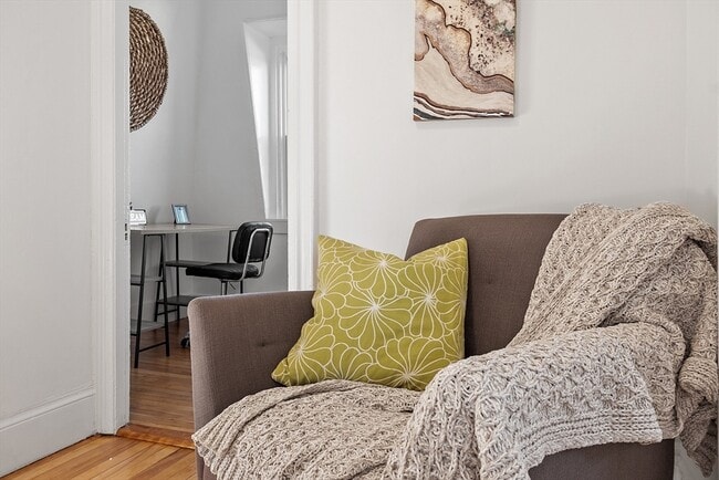 Building Photo - 54 Bonair St