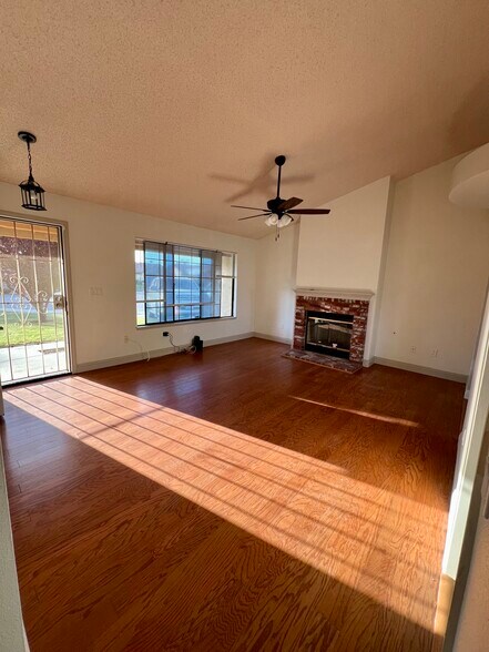 Building Photo - 6024 Billabong Ct