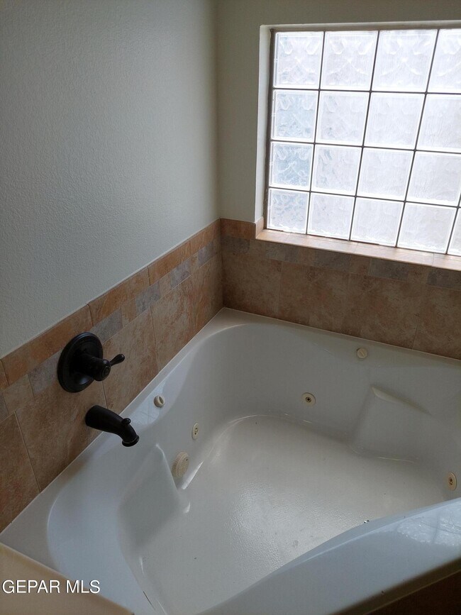 Building Photo - 11236 Horse Ranch St