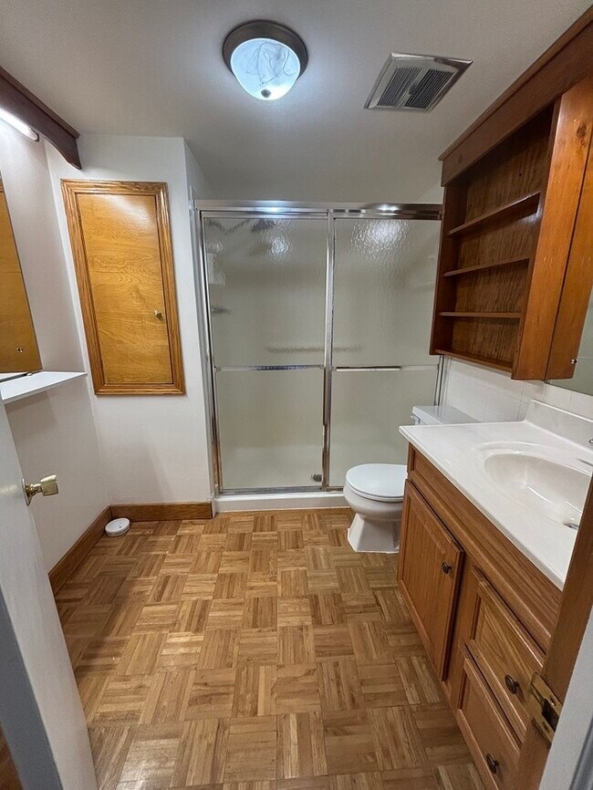 Building Photo - Beautifully maintained 3BR, 2BA Condominium