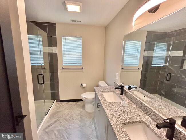 Building Photo - 201 McKinley Ave