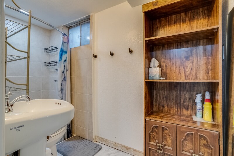 Building Photo - 11646 Lincoln St