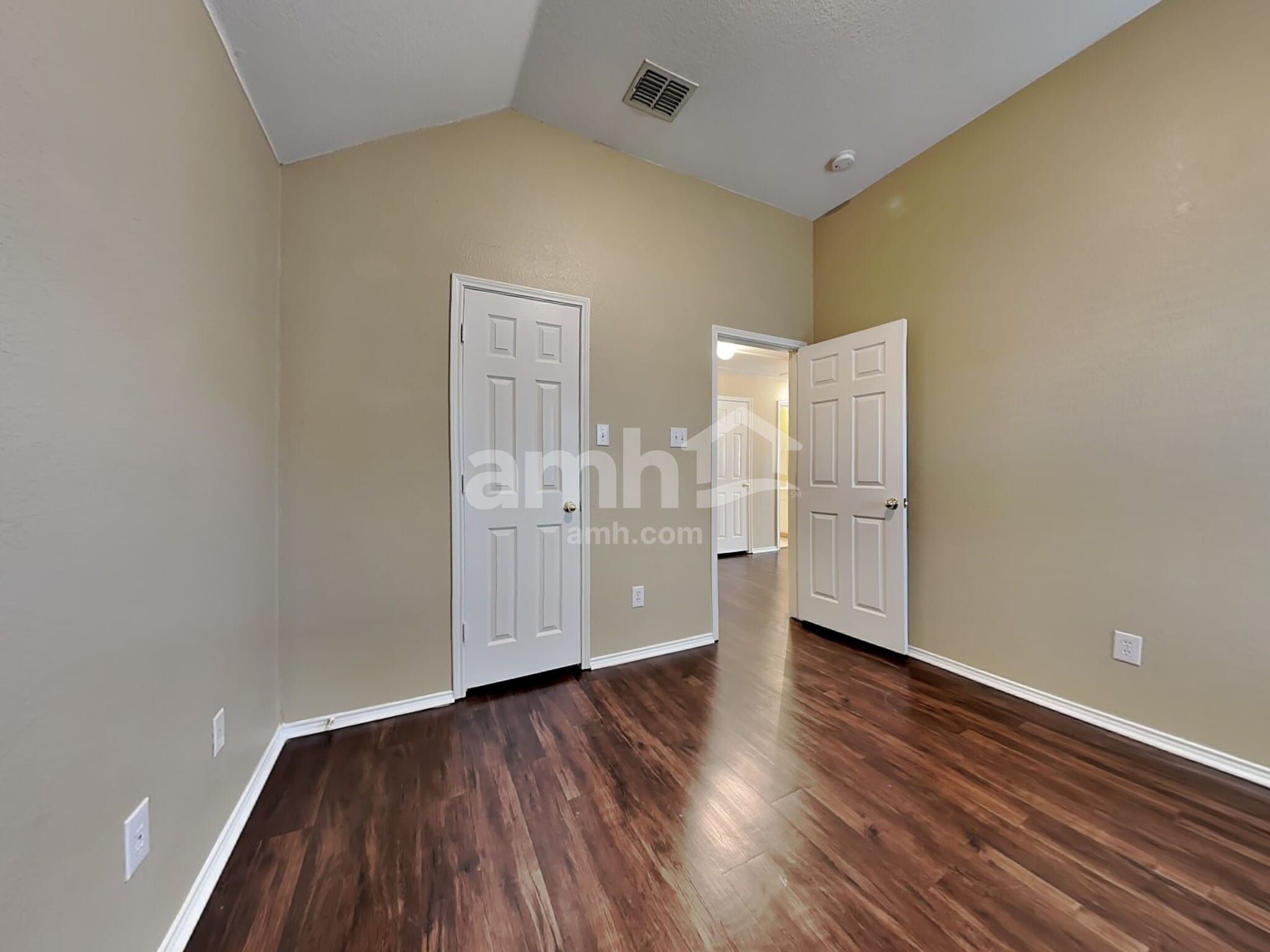 Building Photo - 9613 Glenshee Dr