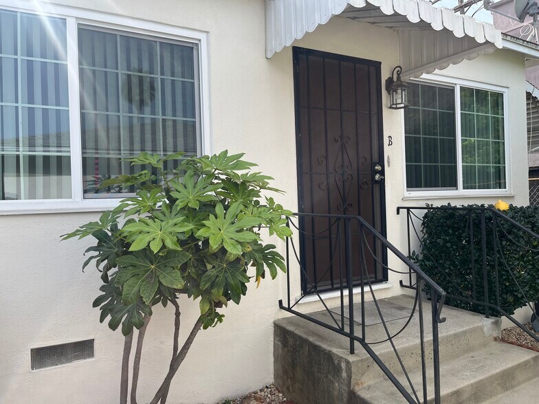 Building Photo - 1126 E Palmer Ave