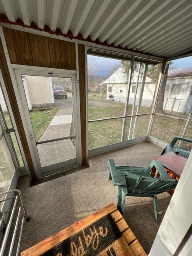 Building Photo - A Little Piece of Heaven in Historic Jacksonville