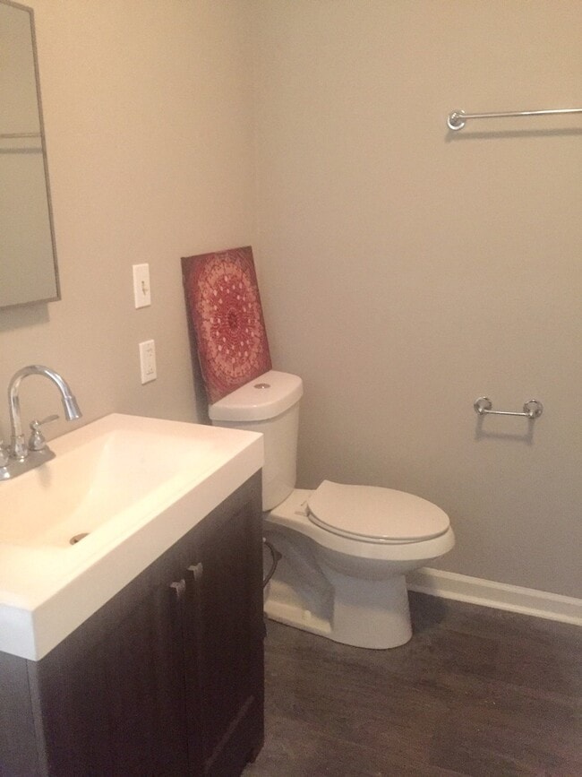 Building Photo - LARGE 3 bedroom + flex room,  2 bath home!!!