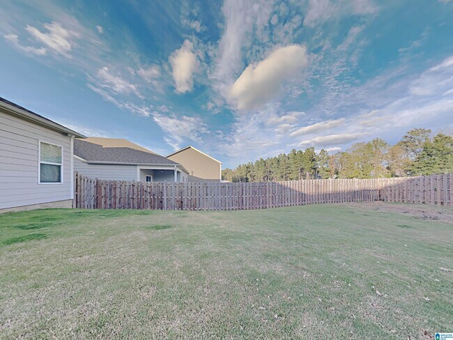 Building Photo - 1064 Park View Dr