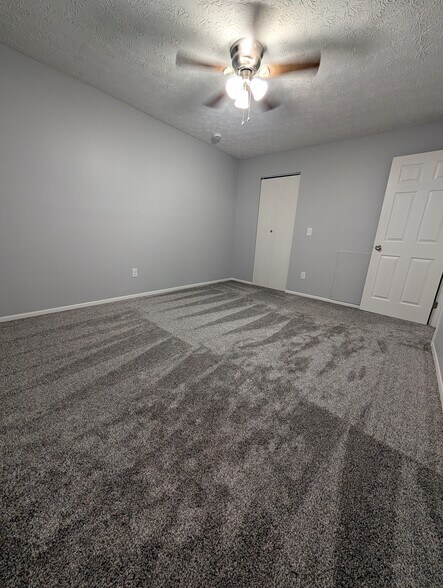 Master bedroom other way - 5240 Emil Ave SW