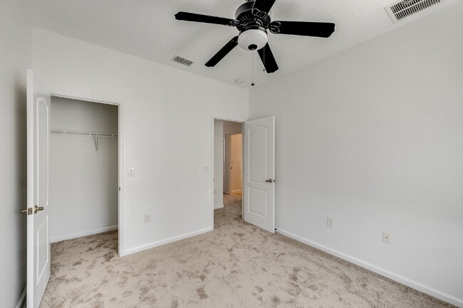 Building Photo - Beachside Townhome in Gated Community