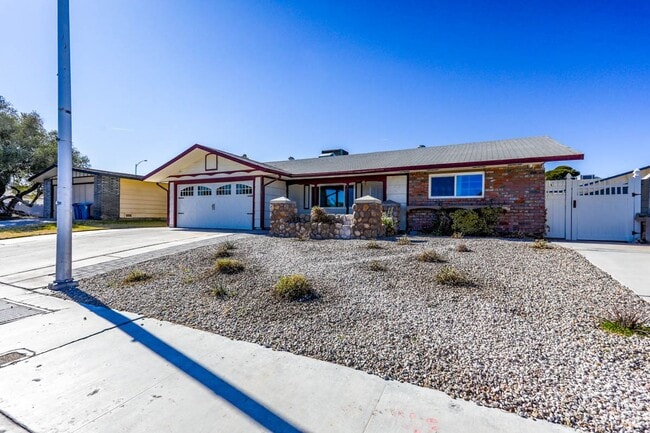 Building Photo - Beautiful, nicely updated, ENERGY EFFICIENT HOME FOR LOW UTILITY BILLS