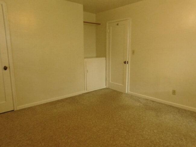 Building Photo - 2Bd/1Ba Single Story House - Available Soon!