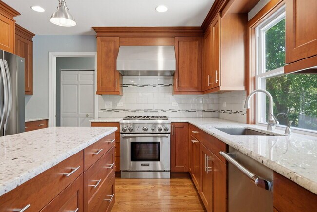 Building Photo - Spacious 4-Bedroom Home with Finished Basement and Modern Upgrades in Grayslake