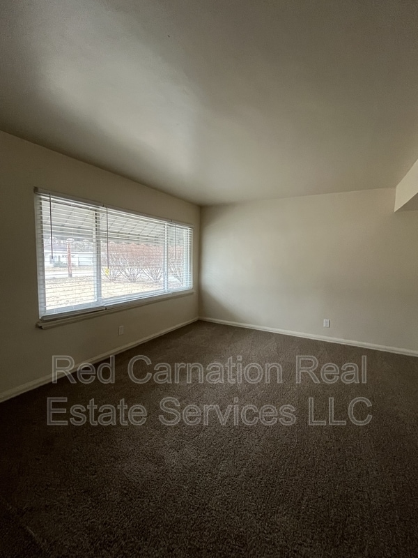 Building Photo - 1434 Antoinette Ave