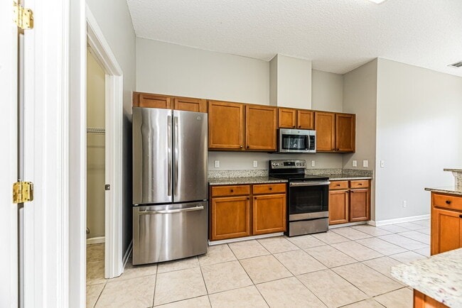 Building Photo - 301 N Lake Cunningham Ave