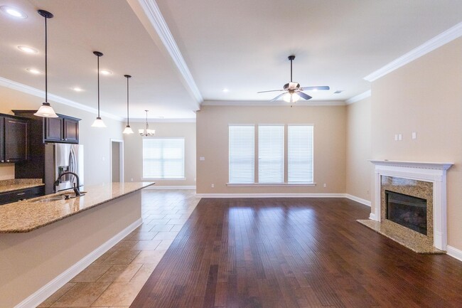 Building Photo - BEAUTIFUL RENTAL IN GATED COMMUNITY!