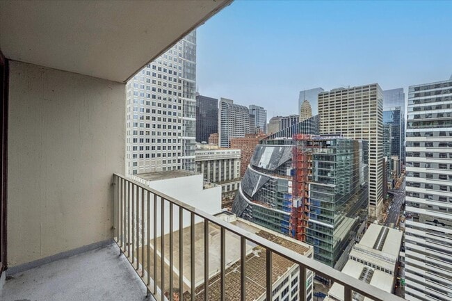 Building Photo - 200 N Dearborn St