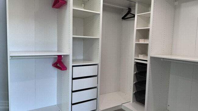 Building Photo - 6843 E Loma Land Dr