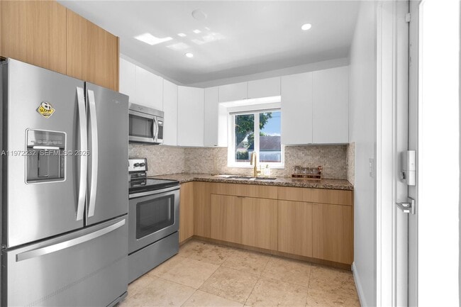 Building Photo - 6376 SW 20th St