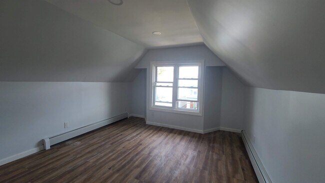 Building Photo - 213 Fowler Ave