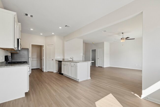 Building Photo - 324 Fastboy Ln