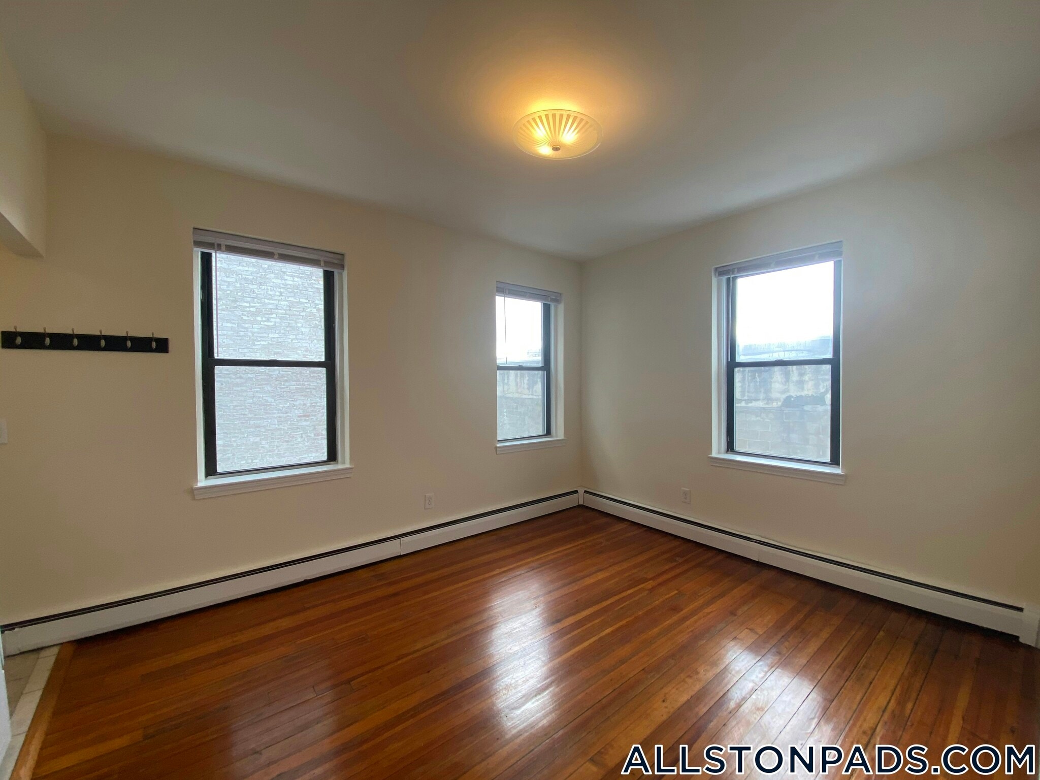 Building Photo - 64 Brighton Ave