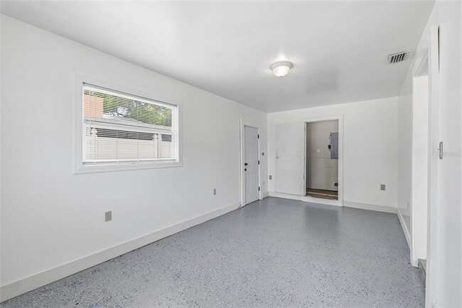 Building Photo - 6802 Larmon St