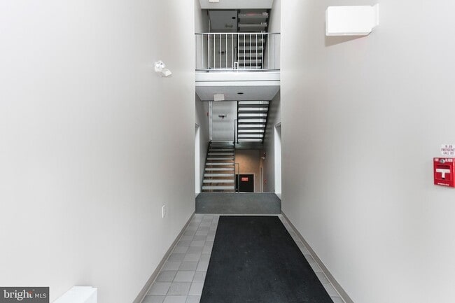 Building Photo - 273 S Pickett St