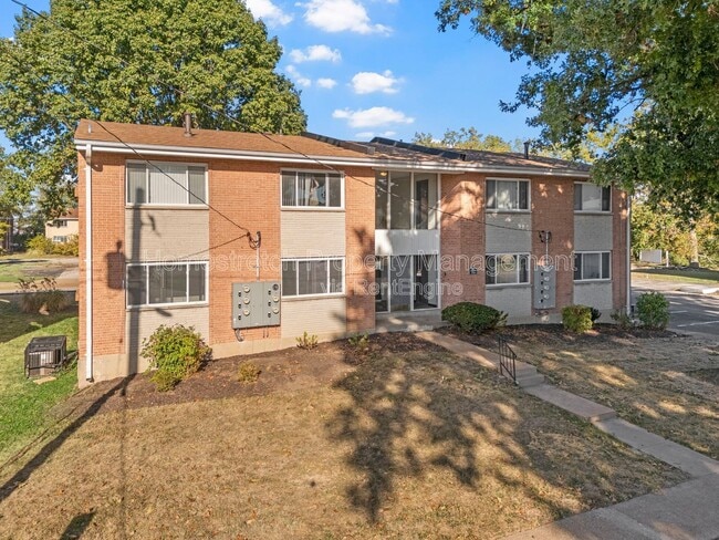 Building Photo - 16 Bruce Dr