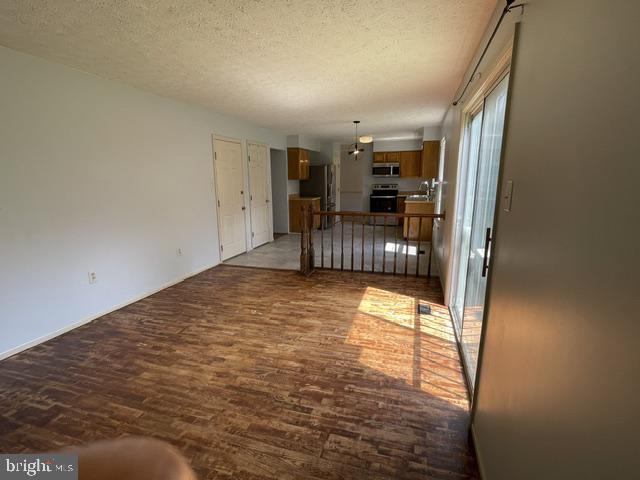 Building Photo - 8583 Wheatfield Way