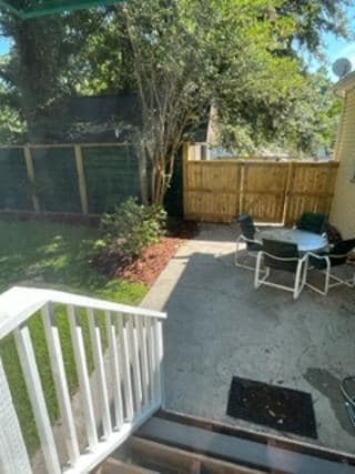 Building Photo - 543 Riverland Dr