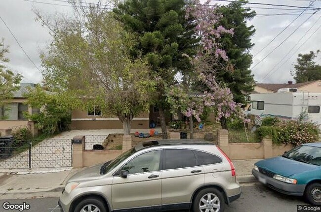 Primary Photo - 5322 Nutmeg St